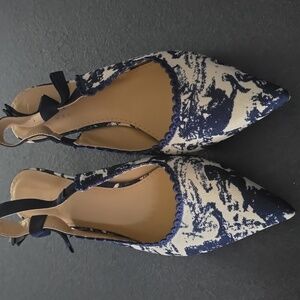 Elegant Navy and Cream Women's Slingback Shoes